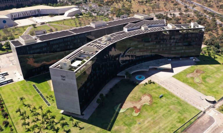 Avanço da pejotização no Brasil pode fragilizar direitos trabalhistas