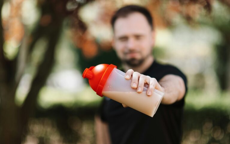 Anvisa suspende comercialização de whey protein e suplementos