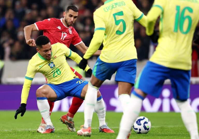 Provocação de torcedores tunisianos gera desconforto em amistoso Brasil x Tunísia