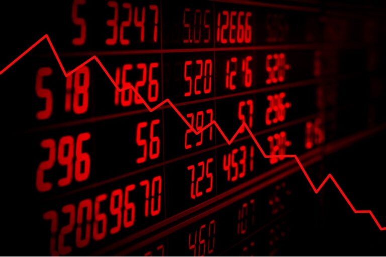 Ajuste do Ibovespa reflete incertezas sobre juros nos EUA e Brasil