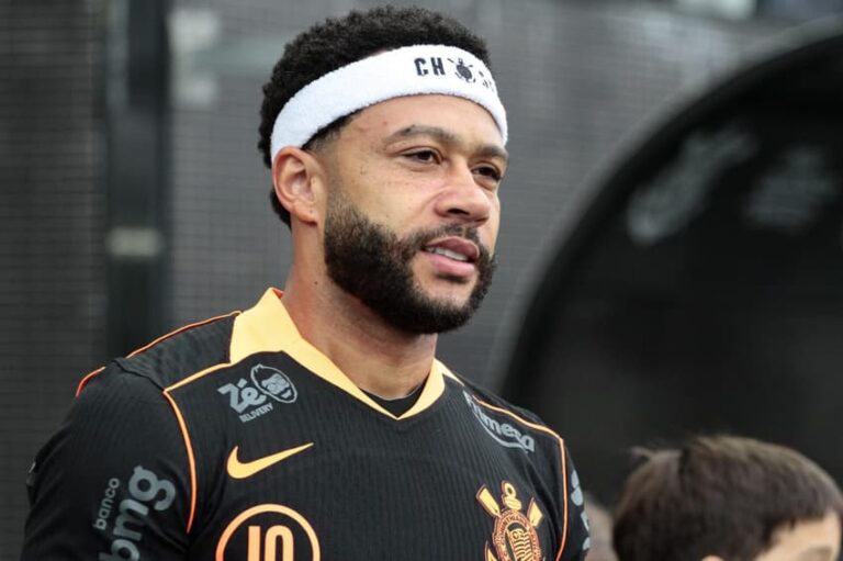 Tratamento da lesão de Memphis e previsão de retorno ao Corinthians
