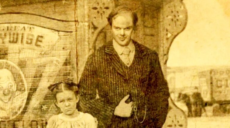 Pennywise em 'It: Bem-Vindos a Derry': revelações sobre sua forma humana