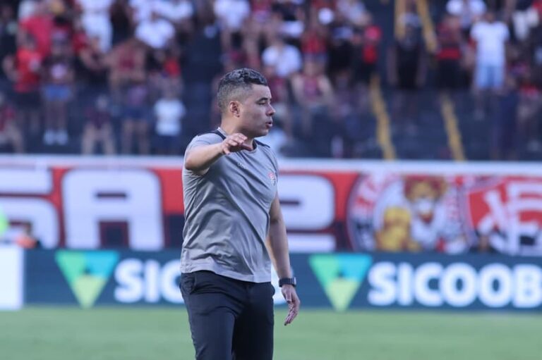 Vitória empata com o Botafogo e Jair Ventura destaca falhas na eficiência