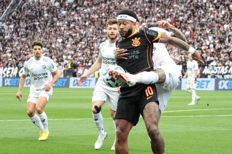 Memphis Depay assume responsabilidade pela derrota do Corinthians