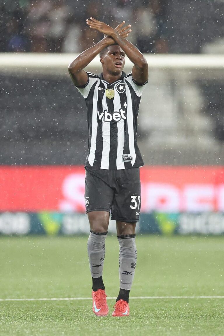 Kadir, a joia do Botafogo que se destacou em vitória emocionante