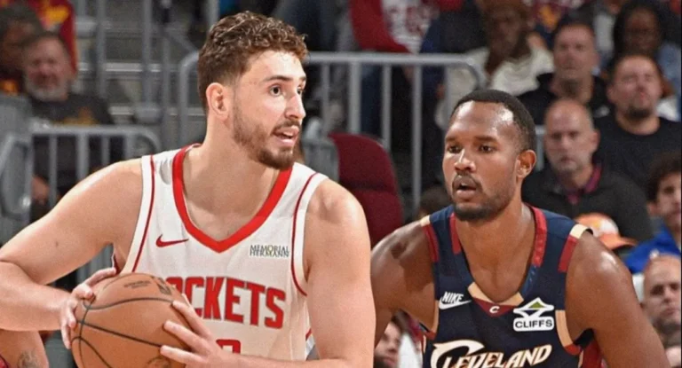 Alperen Sengun marca feito inédito pelo Houston Rockets na NBA