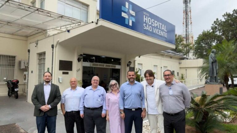 Jundiaí antecipa 13º salário para profissionais da saúde