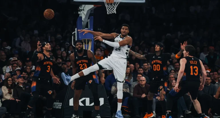Giannis Antetokounmpo pressiona o Bucks após eliminação na Copa NBA