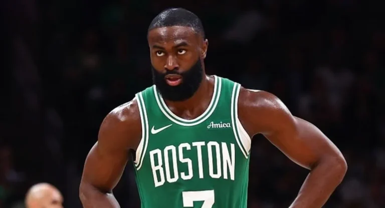 Jaylen Brown quase deixou os Celtics, mas conselho mudou sua trajetória