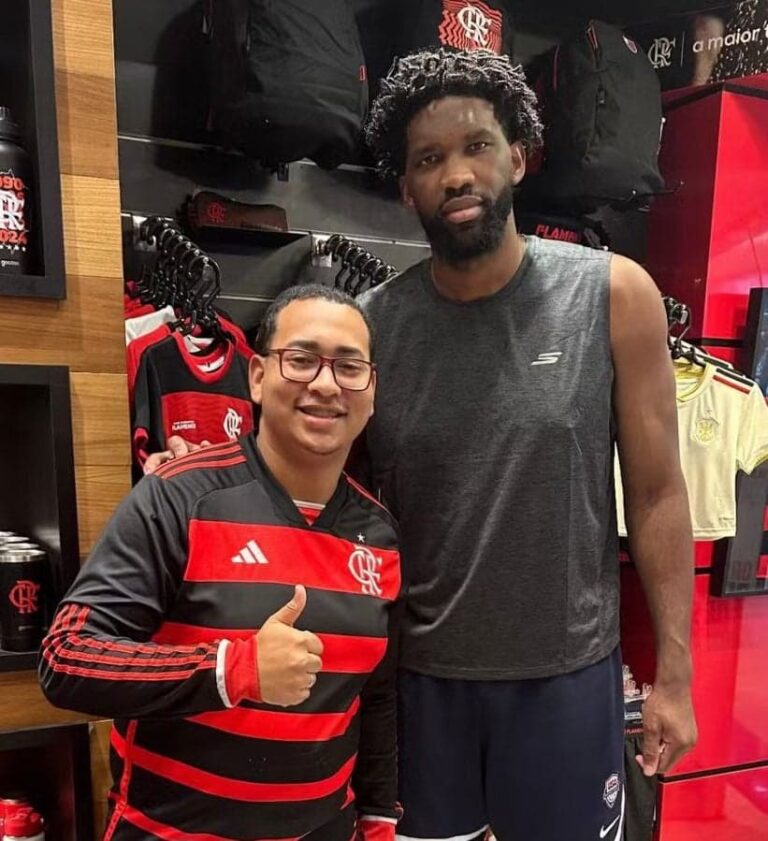 Celebração do tetra do Flamengo por Joel Embiid na Libertadores