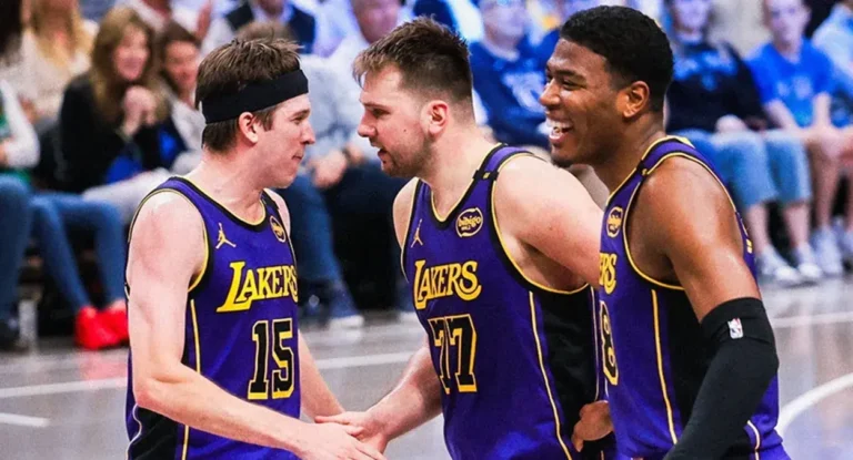 Lakers promove mudanças no elenco e contrata antigo jogador do Nets