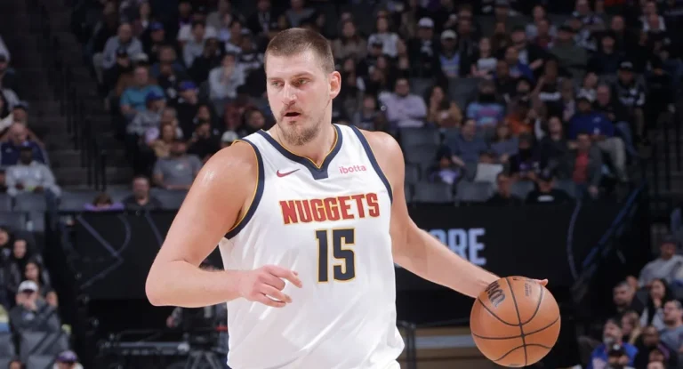Nuggets supera Pelicans com triplo-duplo de Nikola Jokic