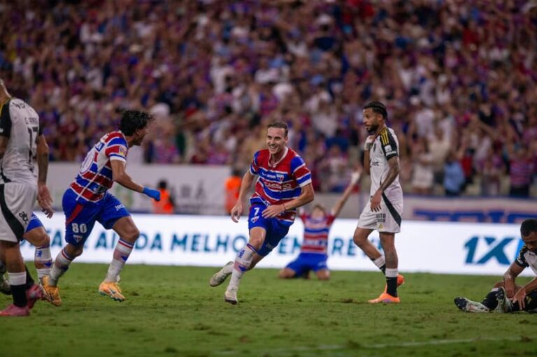 Fortaleza triunfa sobre Atlético-MG e se mantém na briga contra rebaixamento