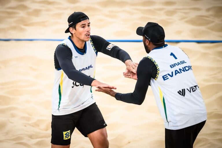 Evandro e Arthur buscam revanche contra campeões olímpicos em Adelaide