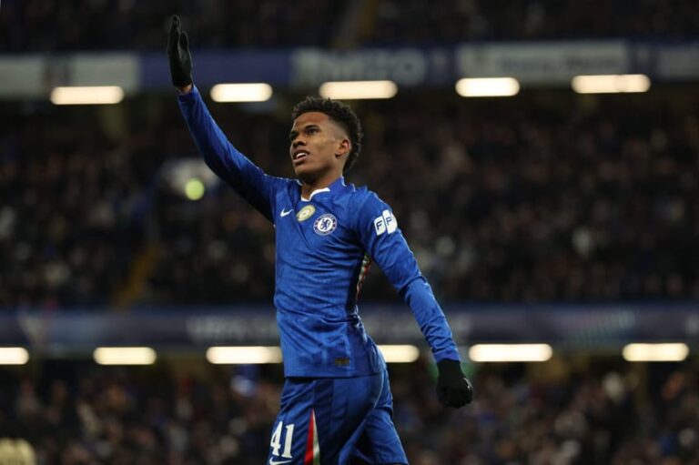 Chelsea brilha com Estêvão e surpreende na Champions League