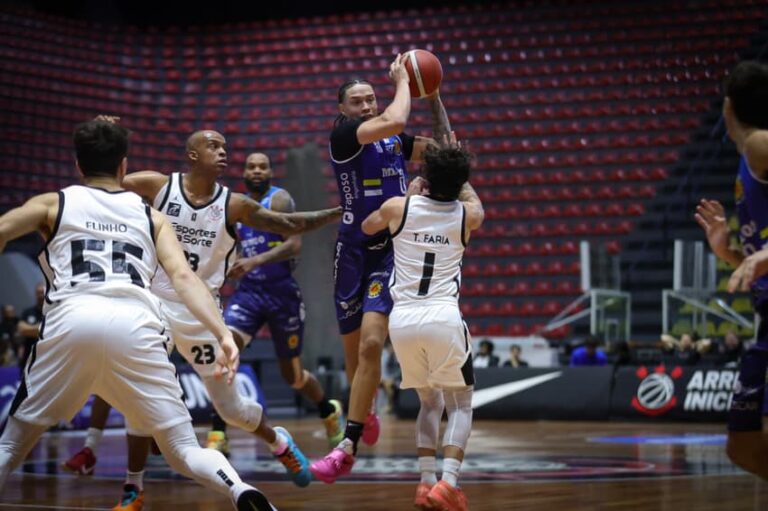 Corinthians vence São José e alcança quarta vitória consecutiva no NBB