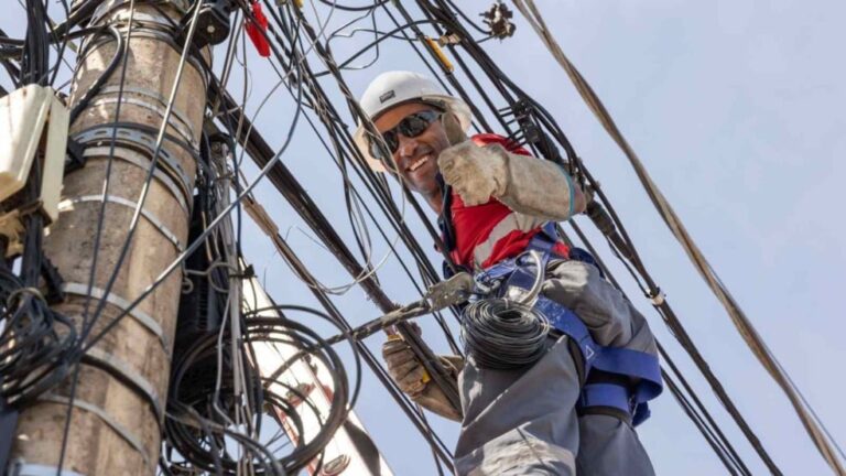 Reordenamento de cabos melhora segurança e estética urbana em Jundiaí