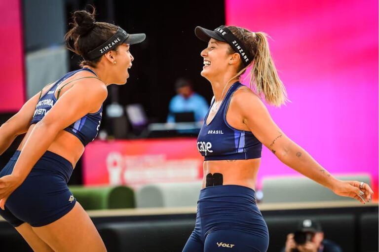 Thâmela e Victoria se classificam para as quartas do Mundial de Vôlei de Praia