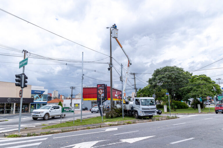 Jundiaí troca luminárias a vapor por tecnologia LED na Rua Pitangueiras