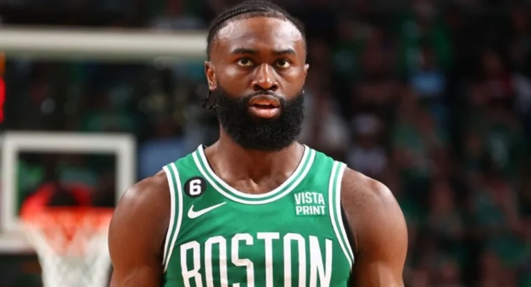 Jaylen Brown desponta na corrida pelo MVP da NBA 2025/26