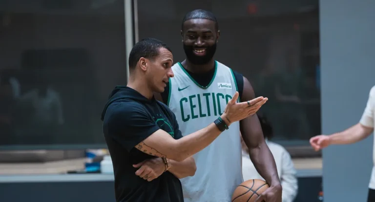 Celtics busca reforço: dois jogadores podem ser trocados por pivô na NBA