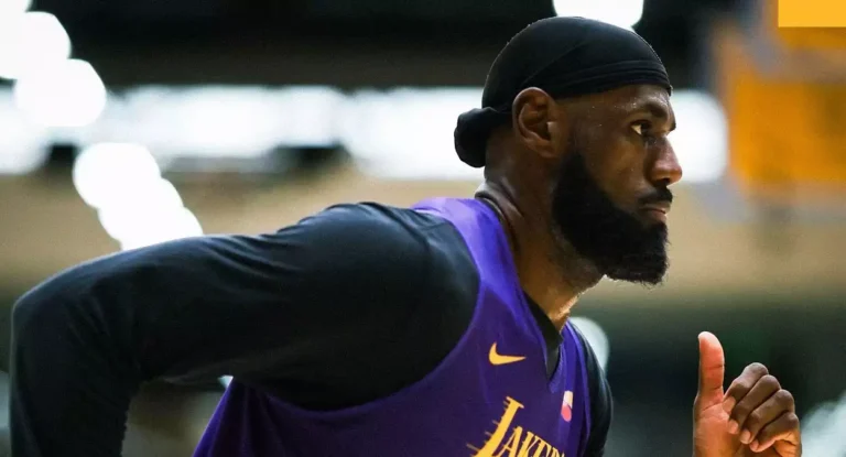 Lesão no pé esquerdo preocupa torcida do Lakers em relação a LeBron James