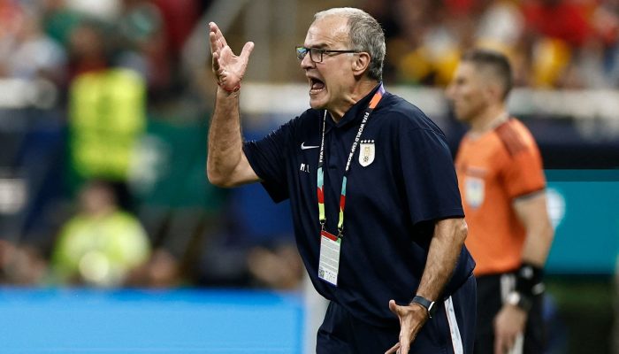 115451792-uruguays-argentine-head-coach-marcelo-bielsa-gestures-during-the-2026-world-cup-group-h-f.jpeg