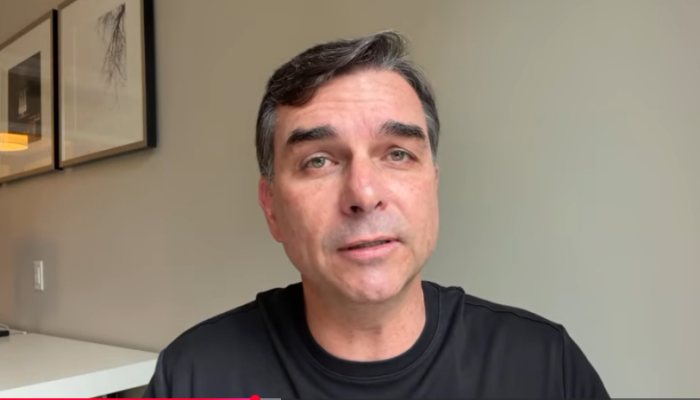 1784870049_flavio-bolsonaro-live-.png