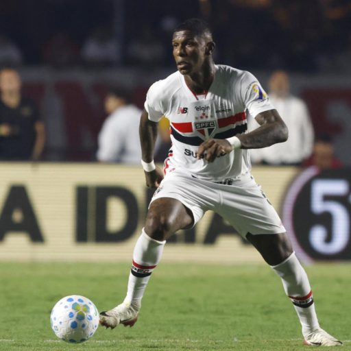 São Paulo reintegra Arboleda, antigo alvo do Vasco, ao elenco