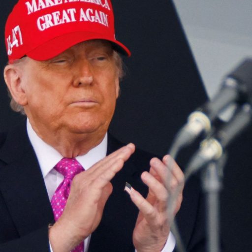 Trump vê eleição brasileira como crucial teste para EUA na América Latina.