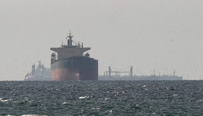 2026-04-09T145348Z_625278532_RC2B2KAI9CLH_RTRMADP_3_IRAN-CRISIS-SHIPPING.jpg