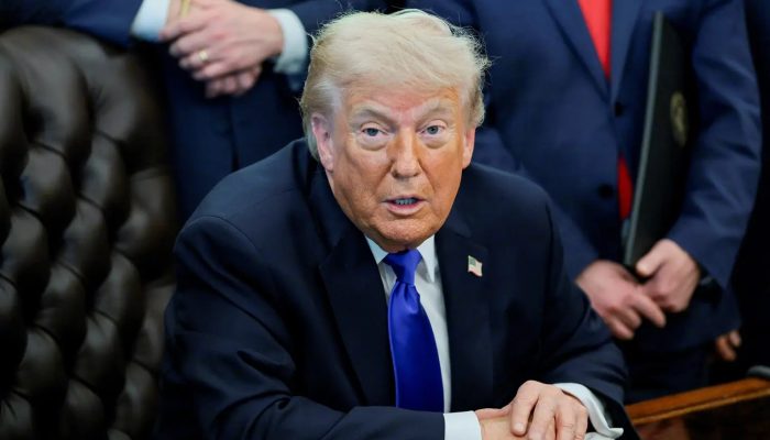 2026-04-30T192425Z_376055108_RC2VZKABFHV2_RTRMADP_3_USA-TRUMP.jpg