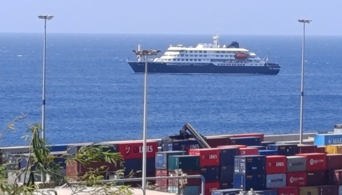 2026-05-04t210624z_1_lynxmpem431ca_rtroptp_4_cruiseship-hantavirus-update.jpg