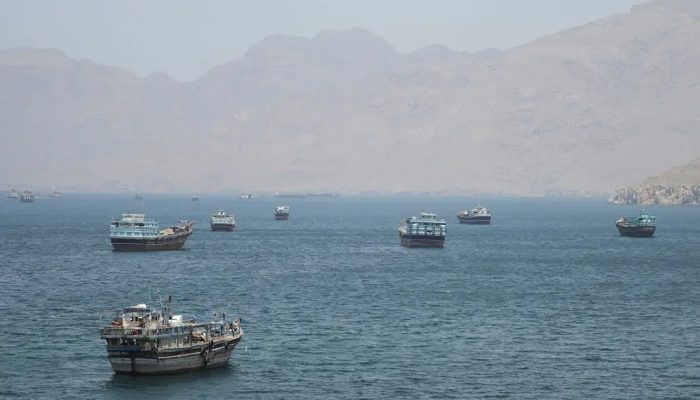 2026-05-09T194503Z_1_LYNXMPEM480DO_RTROPTP_4_IRAN-CRISIS-OMAN-HORMUZ.jpg