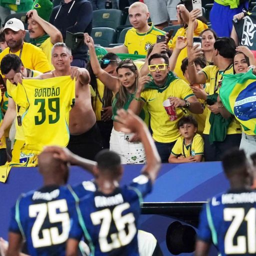 Holanda, Japão e Suécia definem os caminhos na Copa do Mundo