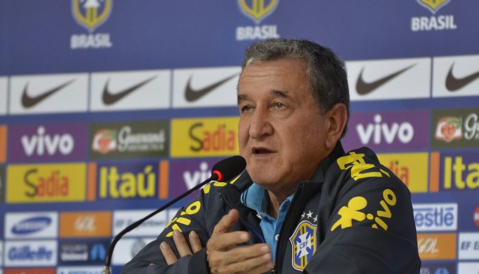 916163-parreira_coletiva_copa202014.jpg