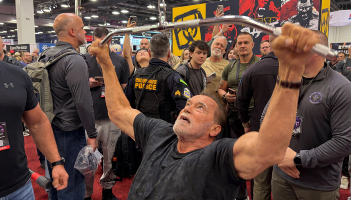 Arnold-Schwarzenegger-sobre-seus-treinos-aos-78-anos-Nao-importa-o-quanto-doa-nao-importa-o-peso-que.webp