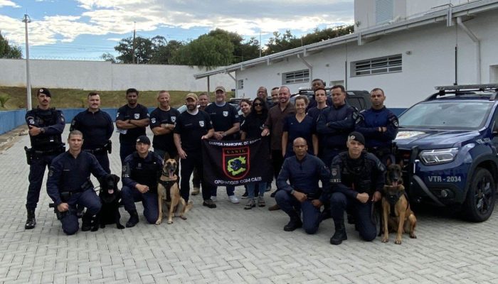 Canil-da-Guarda-de-Jundiai-recebe-elogios-de-policiais-dos-EUA-.jpg