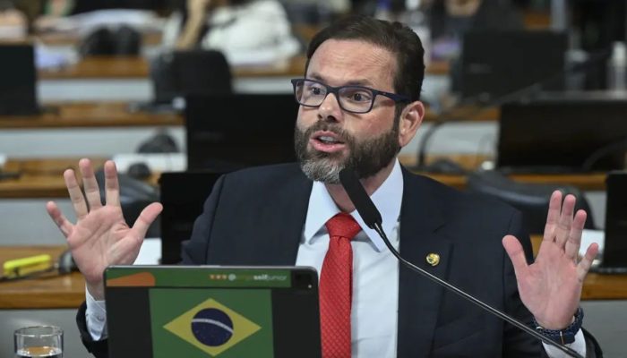 Carlos-Moura-Agencia-Senado.jpg