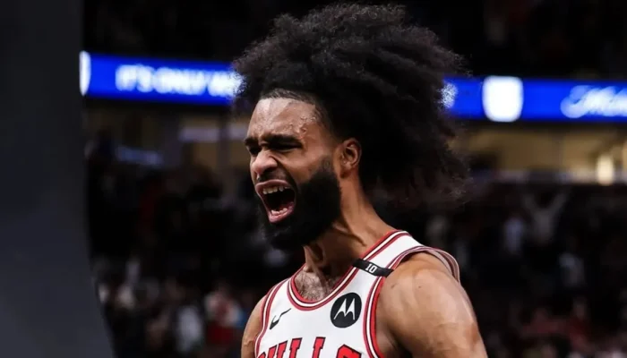 lesão Coby White Bulls