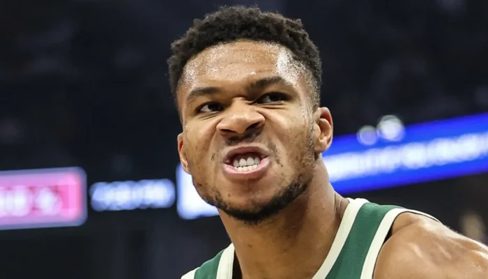 Giannis-Antetokounmpo-4.webp