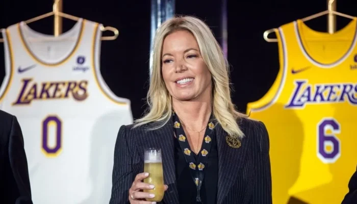 Jeanie-Buss.webp