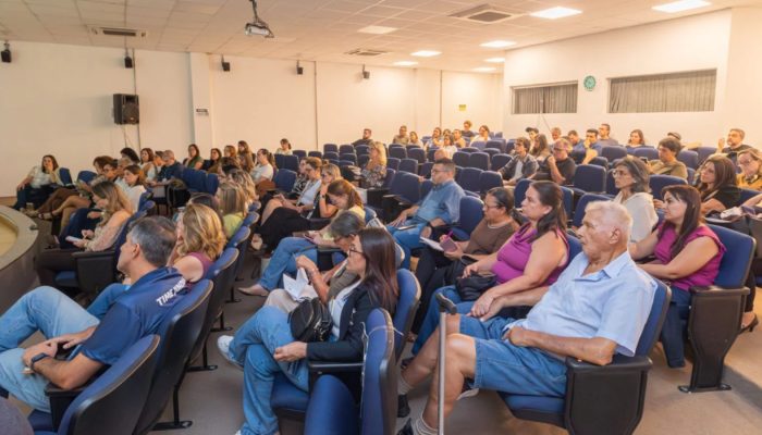 Jundiai-recompoe-Forum-Municipal-de-Educacao.jpg