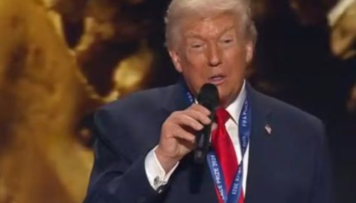 K9GmxvN7-Donald-Trump-430x323.jpg