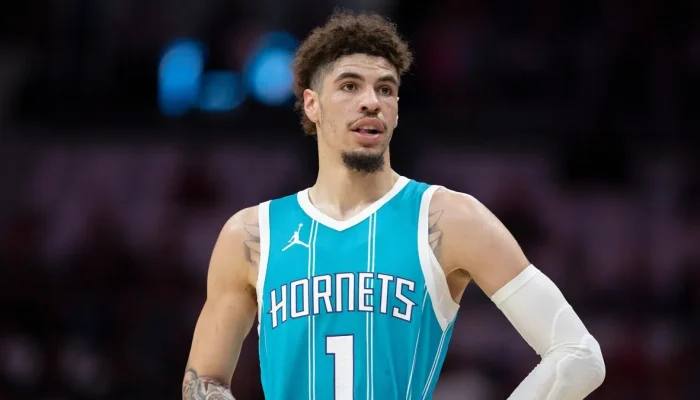 troca LaMelo Ball Lakers