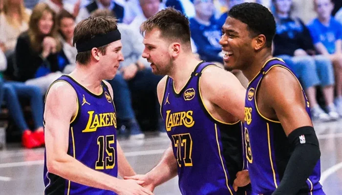 Lakers promove mudanças no elenco e contrata antigo jogador do Nets