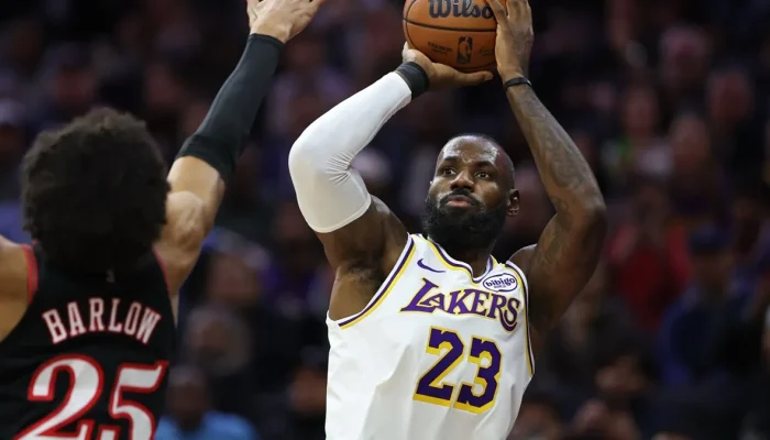 LeBron James Lakers 76ers