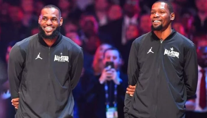 LeBron-James-e-Kevin-Durant.webp