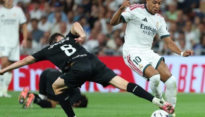 Mbappe-aspect-ratio-512-320.jpg