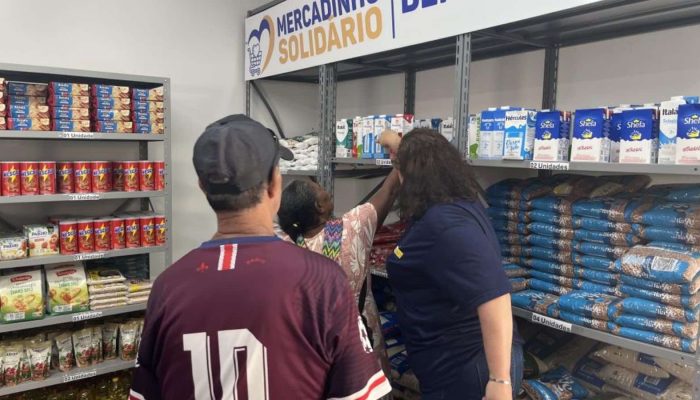 Mercadinho-Solidario-beneficia-200-familias.jpg
